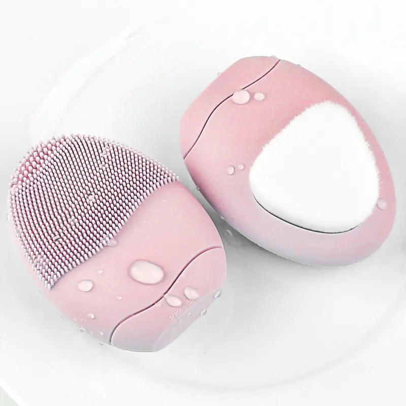 Dual-Sided Gentle Exfoliating Facial Brush